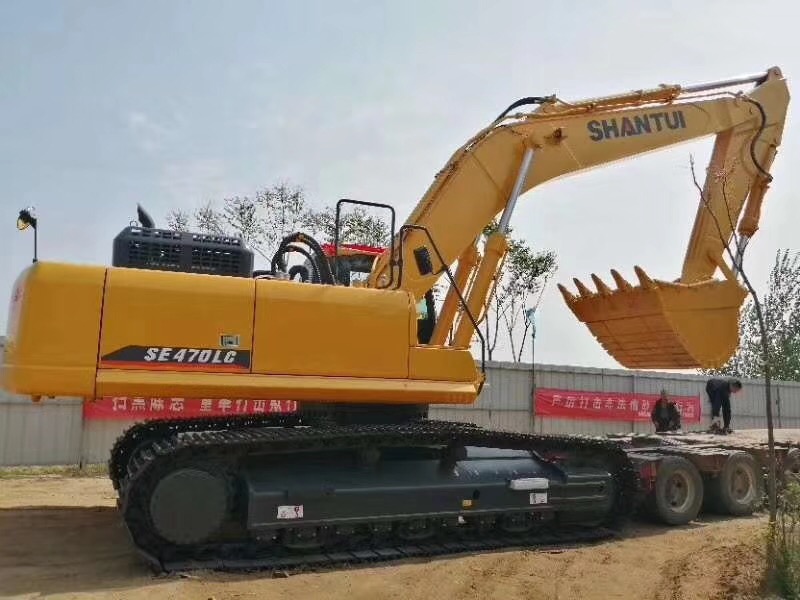 山推SE470LC挖掘机交车客户