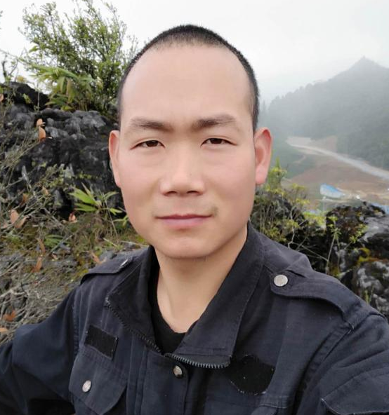 山推推土机客户李庆平