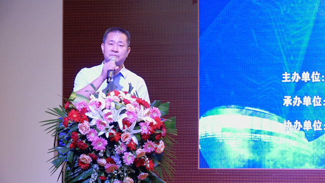 郑州市人力资源和社会保障局党组成员一级调研员丁进芳先生宣布竞赛开幕