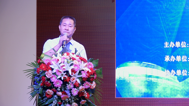 郑州市人力资源和社会保障局党组成员一级调研员丁进芳先生宣布竞赛开幕 郑州市人力资源和社会保障局党组成员一级调研员丁进芳先生宣布竞赛开幕