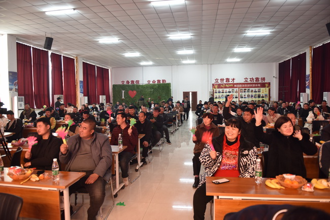 山推挖掘机国四新品推介会活动现场图片