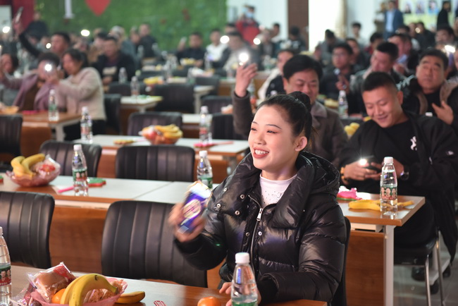 山推挖掘机国四新品推介会活动现场图片
