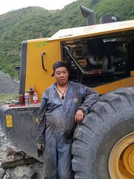 河南山推服务人员:董师傅 河南山推服务人员:董师傅